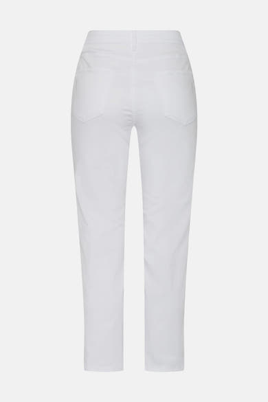 Jean slim en denim blanc de Brax, avec poches arrière et coupe droite.