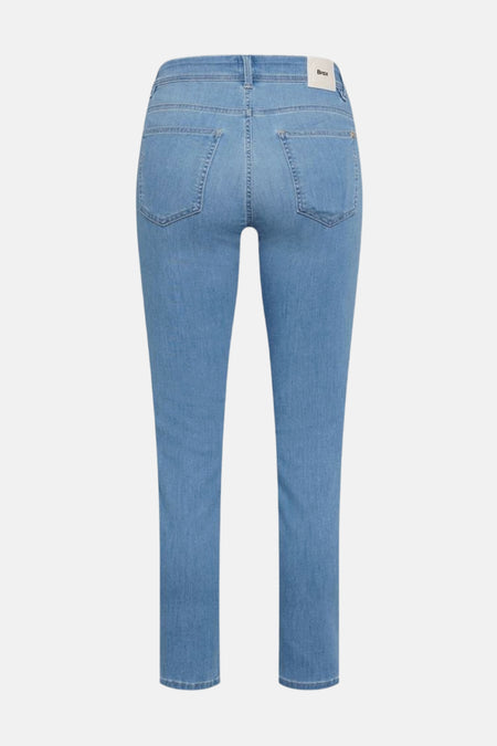 Jean slim en denim bleu clair de BRAX, vue arrière.