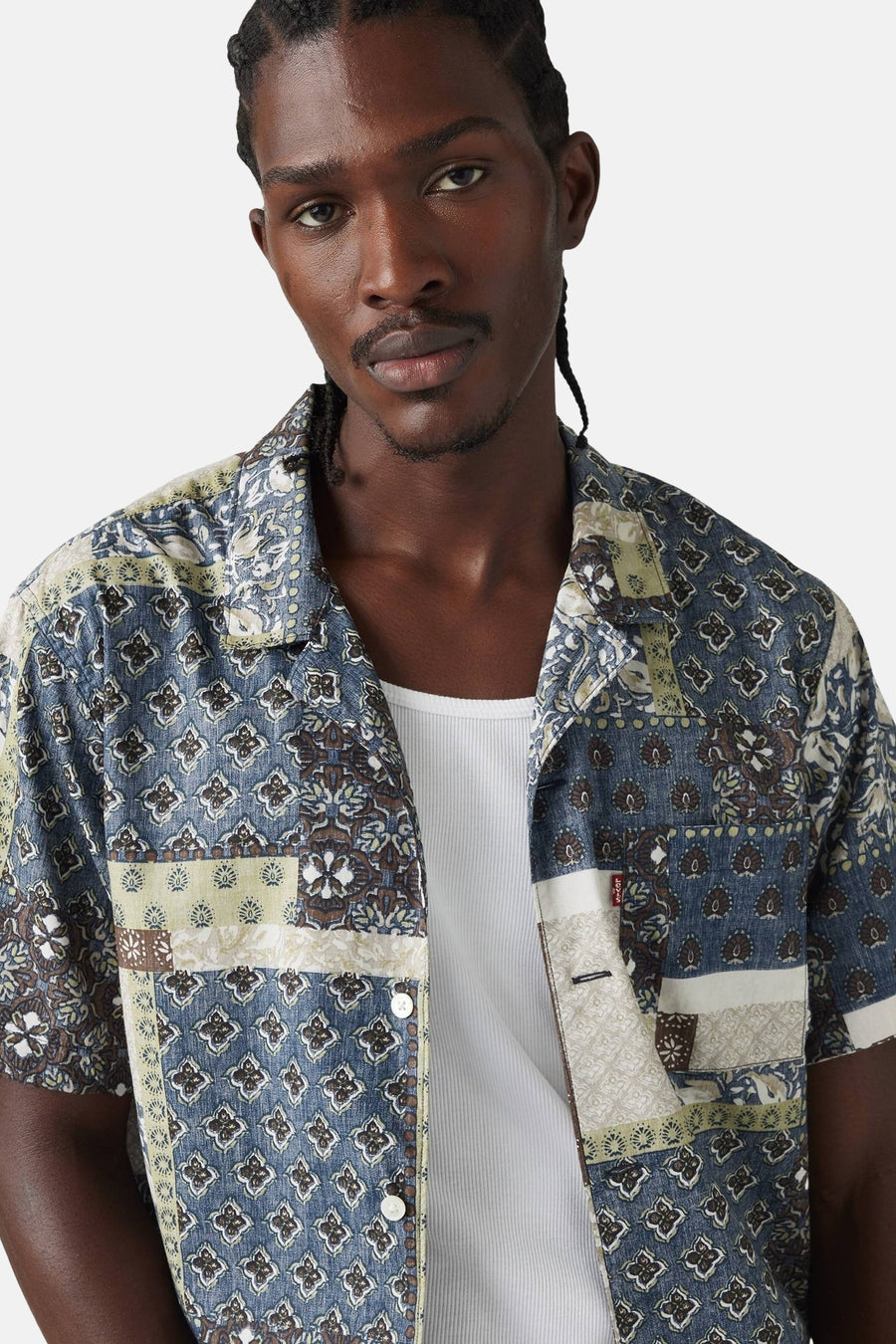 Multikleurig overhemd met korte mouwen van Levi's® met een bloemen- en geometrisch patchworkpatroon.