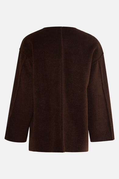 Veste courte marron de Terra di Siena avec une texture douce et des manches trois-quarts, vue de dos.
