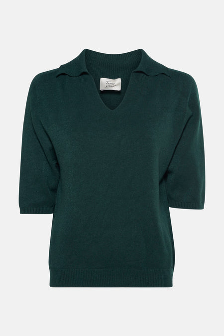 Groene trui van Terra di Siena, korte mouwen, klassieke pasvorm en gebreide textuur.
