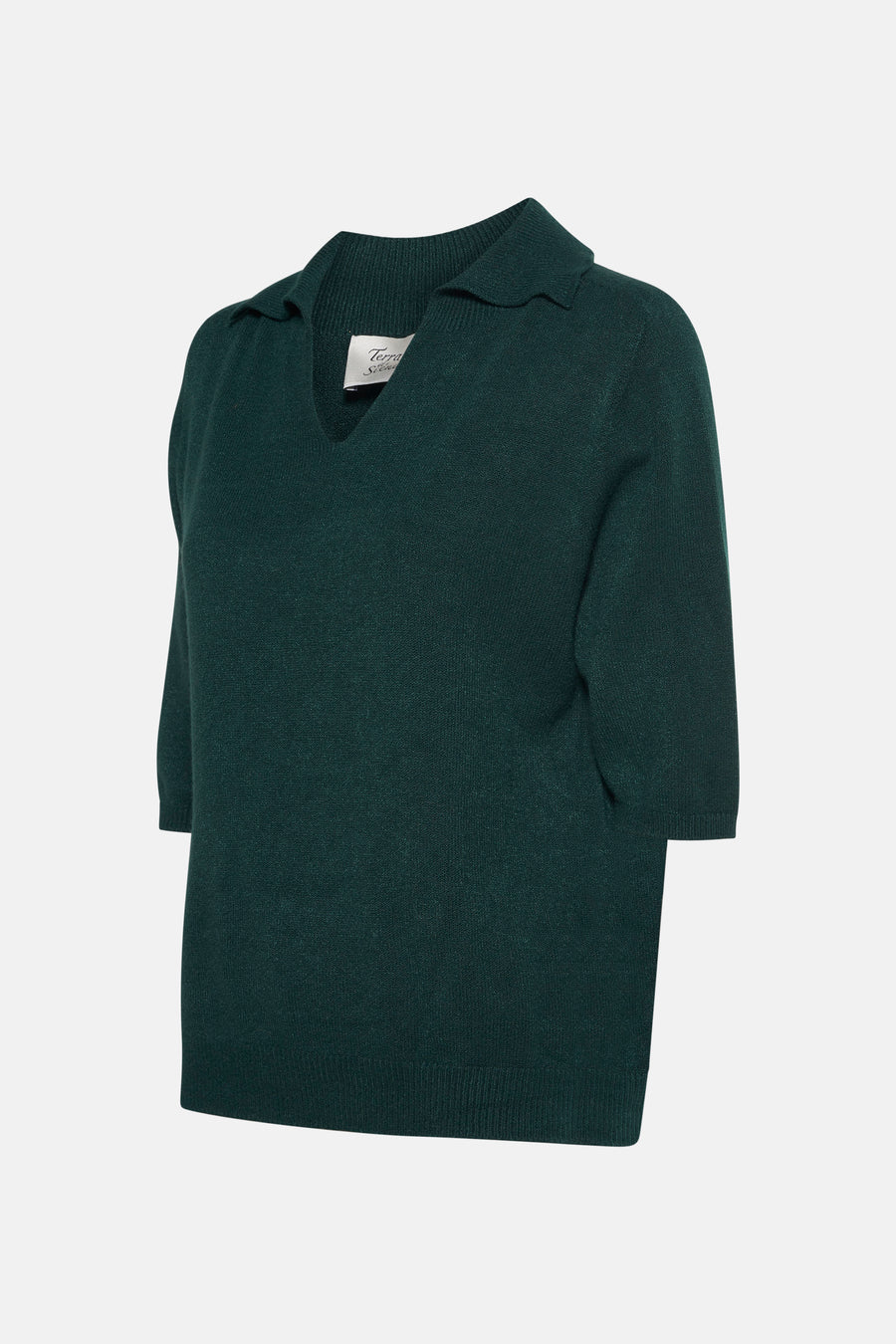 Pull vert en maille, de Terra di Siena, avec un col classique.
