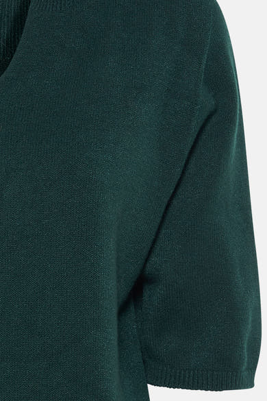 Pull vert de Terra di Siena en maille fine, avec une coupe classique et des manches courtes.