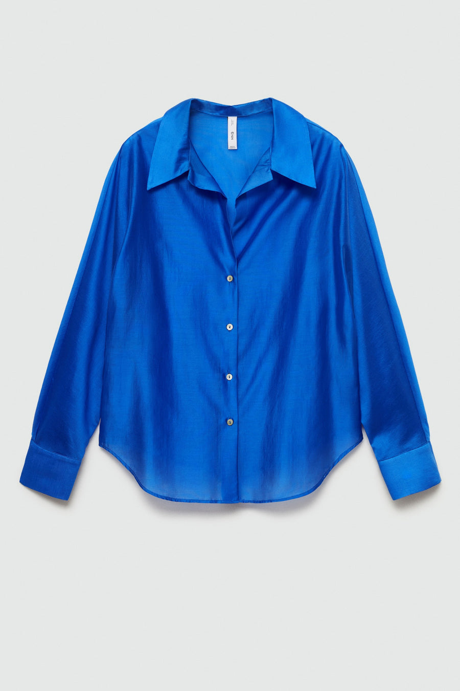 Blauwe blouse met lange mouwen van MANGO, met klassieke kraag en parelmoeren knopen.