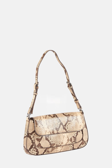 Beige schoudertas van slangenleer van MANGO, met een dunne, verstelbare schouderriem.