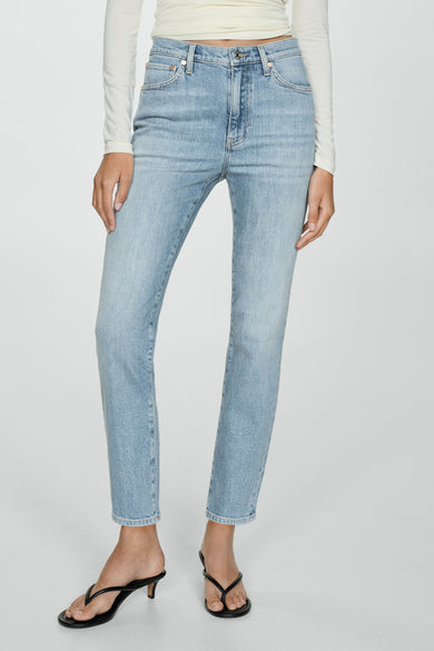 Slim jeans van denim van MANGO, met een muntzakje en een licht uitgewassen textuur.