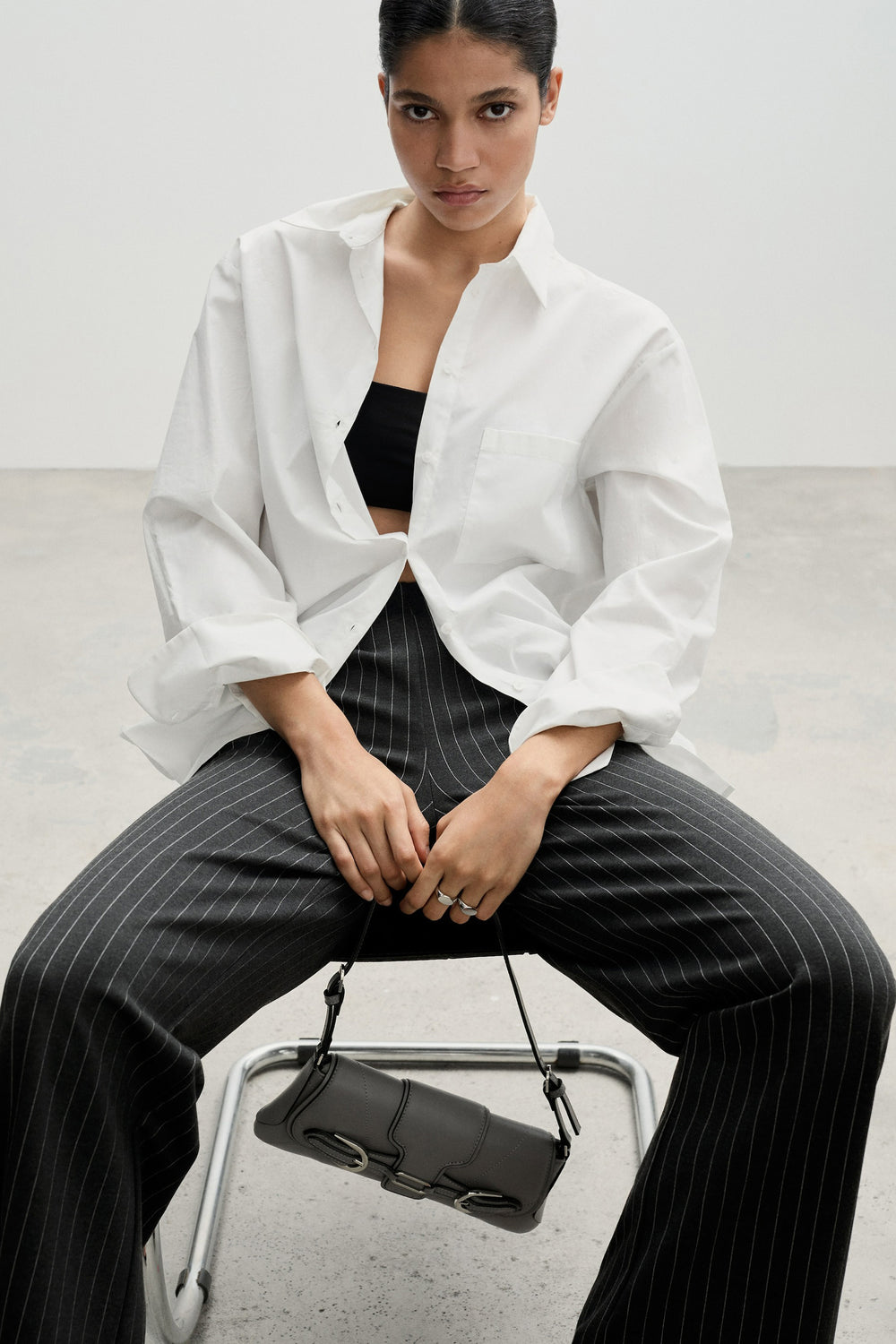 Pantalon Gris - MANGO