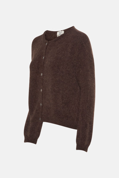 Cardigan marron par Terra di Siena, en maille duveteuse avec fermeture boutonnée et col rond.