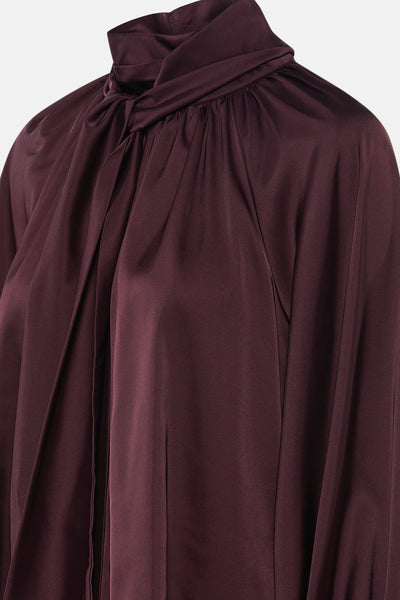 Bordeaux blouse met lange mouwen van Terra di Siena met een strikdetail bij de hals.