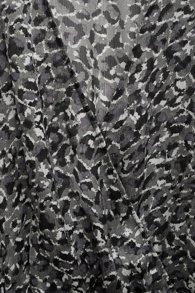 Robe à manches longues grise de MANGO, à motif animalier et coupe cache-cœur.