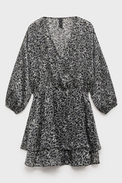 Grijze jurk met lange mouwen van MANGO, luipaardprint en korte, gegolfde pasvorm.
