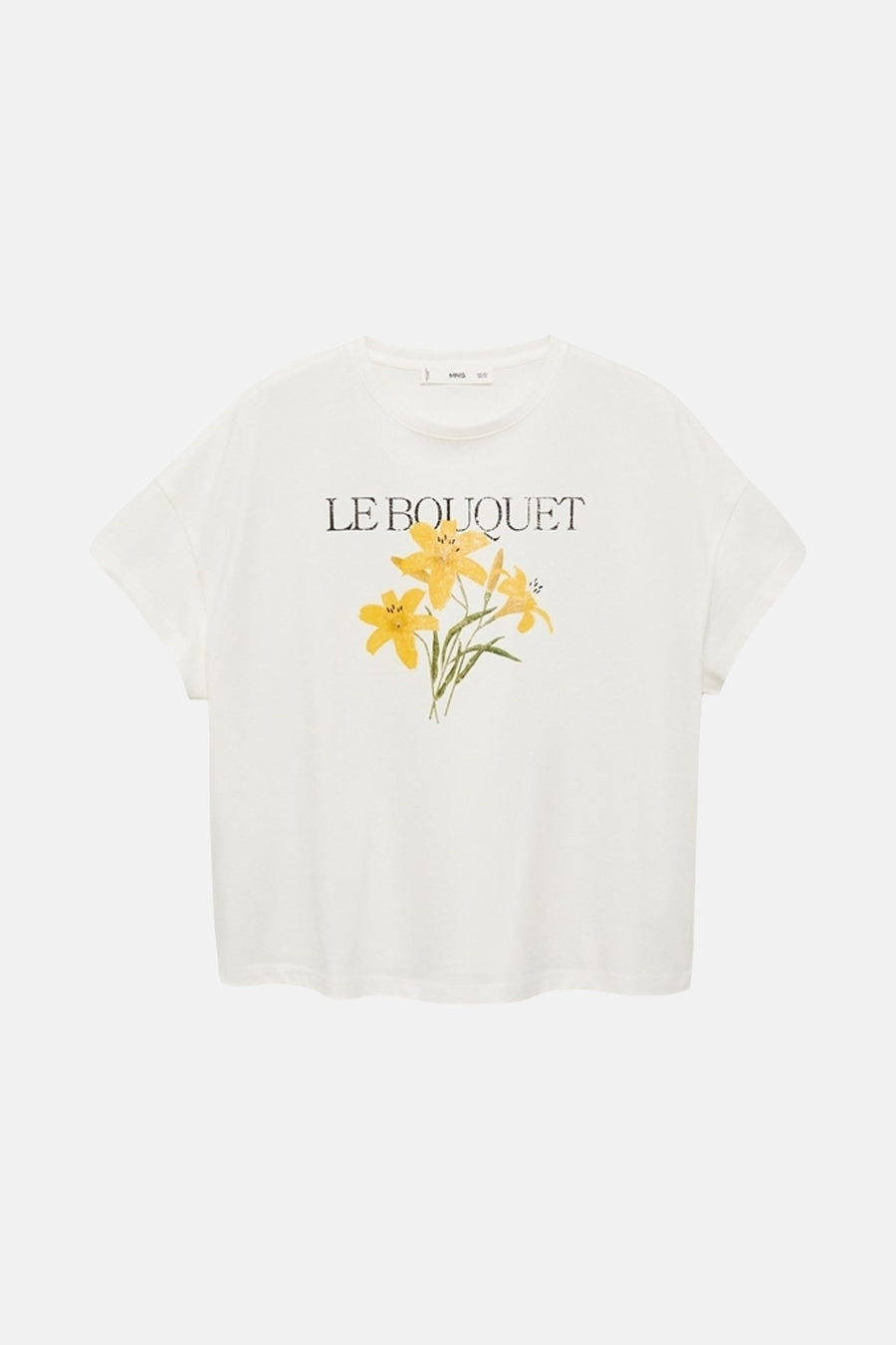 Witte t-shirt van MANGO met korte mouwen, met afdruk "Le Bouquet" en patroon van gele bloemen.
