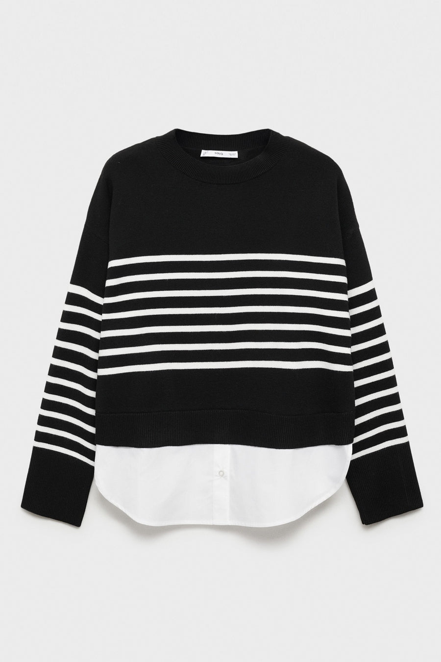 Zwarte rondehals trui van MANGO, met witte horizontale strepen, met een witte blouse-inzet onderaan.