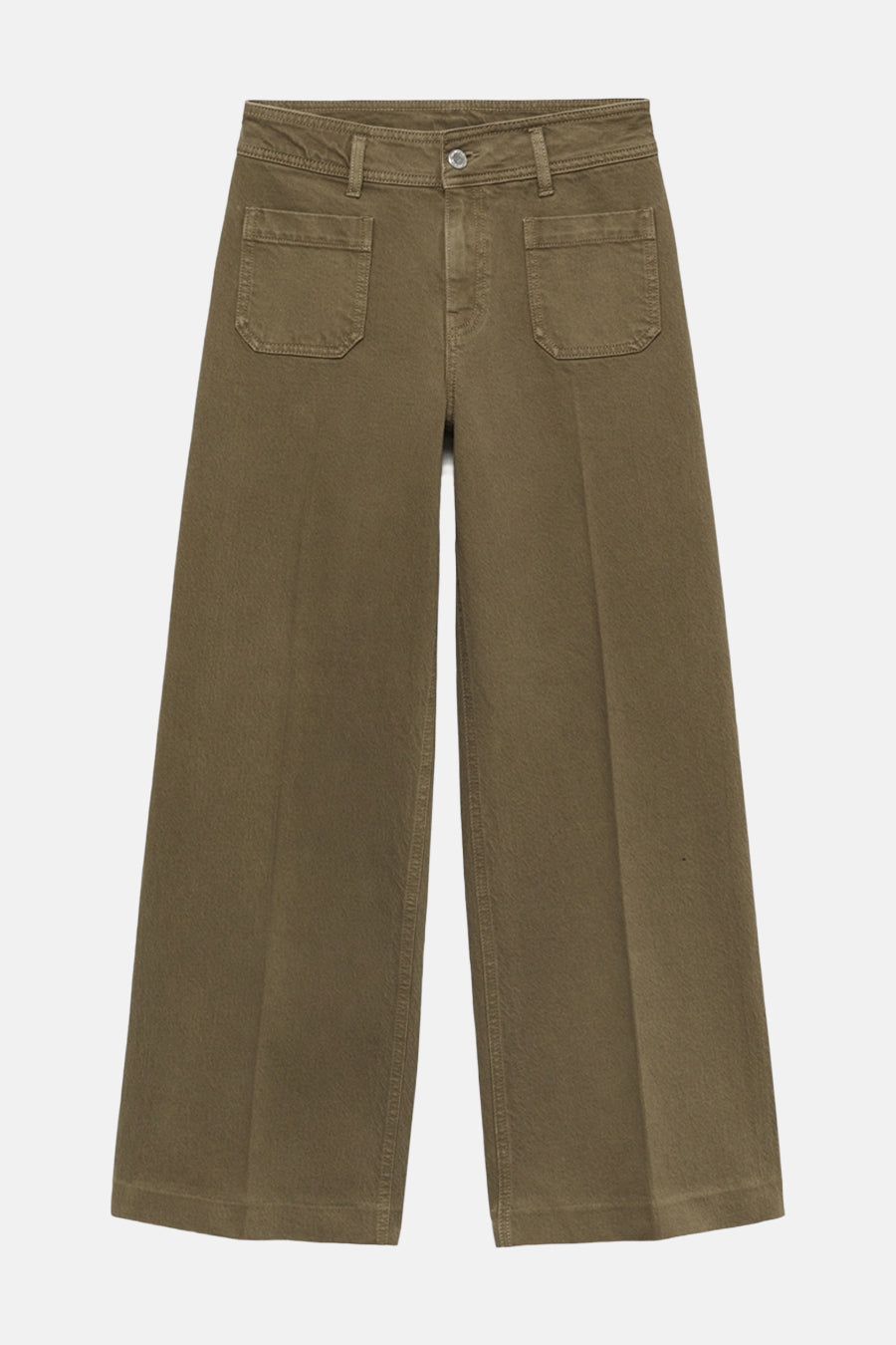 Kaki broek van MANGO, wijde pasvorm met opgestikte zakken op een witte achtergrond.