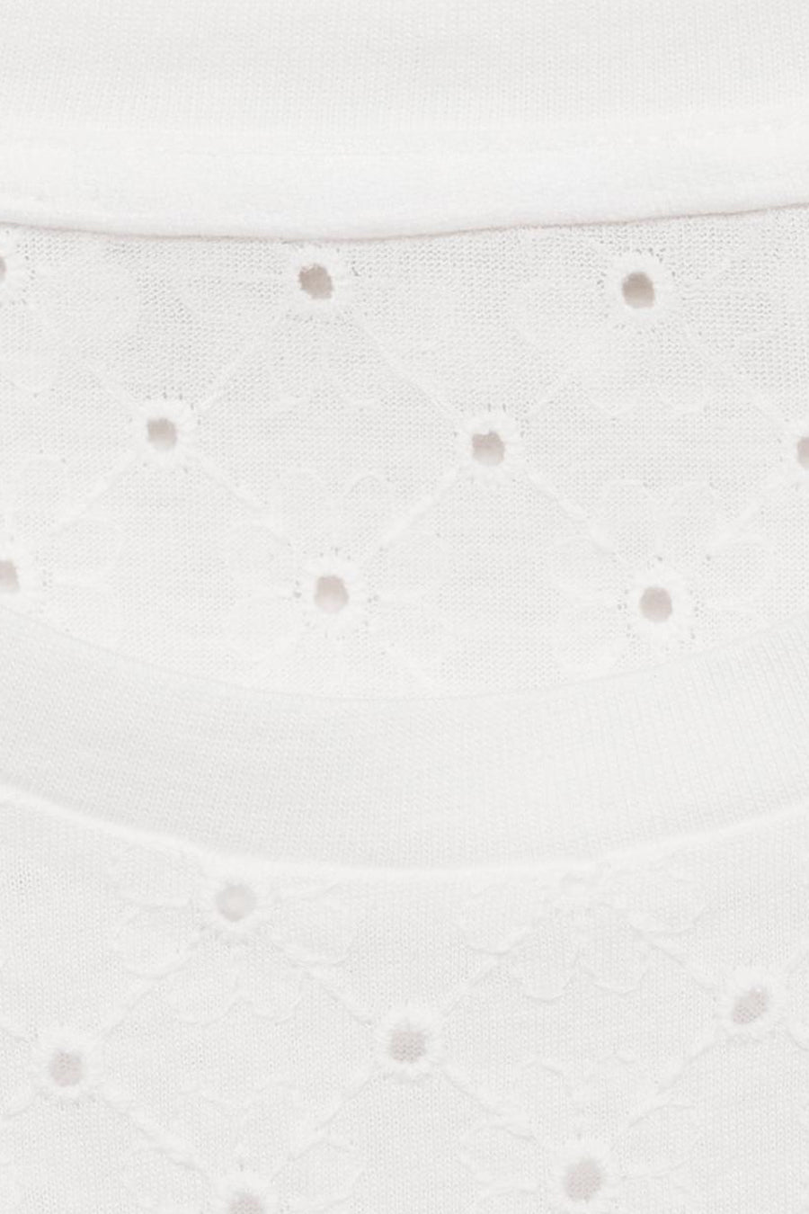T-shirt blanc à manches courtes de MANGO avec motif ajouré à losanges.
