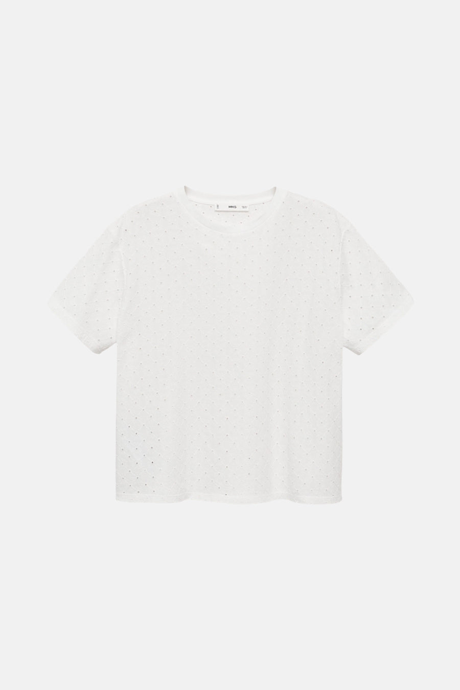 T-shirt blanc à manches courtes de MANGO, avec motif ajouré discret.
