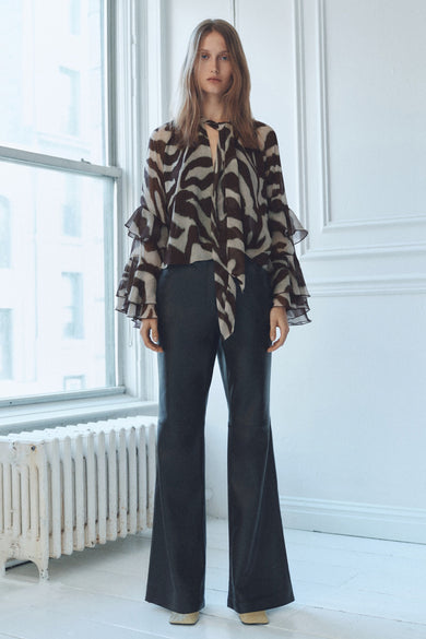 Bruin overhemd met lange mouwen van MANGO, met zebraprint en ruches aan de mouwen.