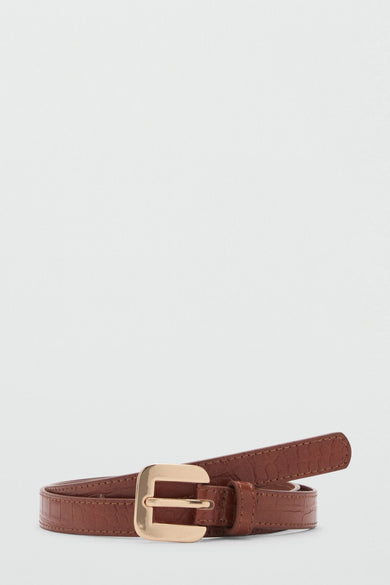 Bruine leren riem van MANGO, met een gouden gesp en krokodillenprint.