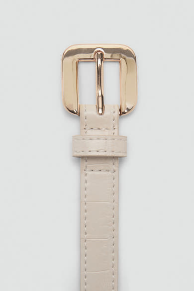 Beige krokodillenleren riem van MANGO, met glanzende gouden gesp.