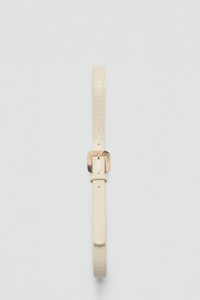 Beige kunstleren riem van Mango, met een vierkante gouden gesp en een krokodillenleer-effect patroon.