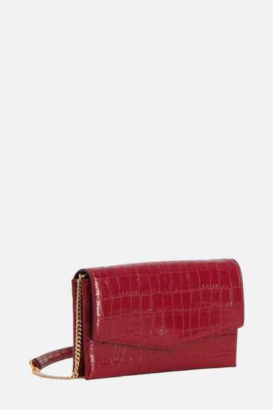 Bordeaux handtas van imitatieleer van MANGO met een krokodillenlook textuur en een gouden ketting schouderriem.