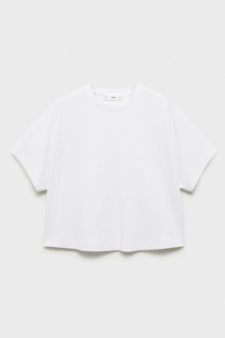 Wit T-shirt met korte mouwen van MANGO, effen, platliggend op een lichte achtergrond.