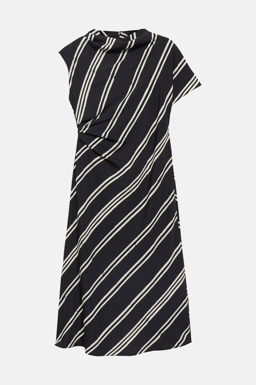 Zwarte gestreepte jurk van MANGO, met een gedrapeerde opstaande kraag en een asymmetrische midi-snit.