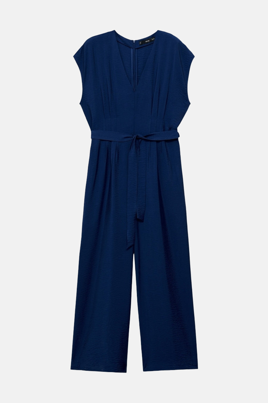 Marineblauwe jumpsuit van MANGO met strikceintuur, crêpetextuur en wijde pijpen.