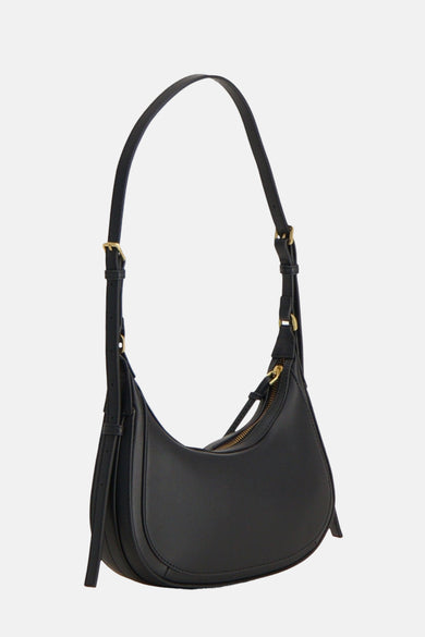 Sac à bandoulière noir de MANGO, avec une bandoulière réglable et une fermeture éclair dorée.
