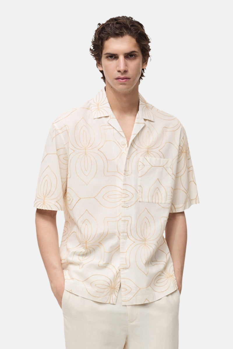 Wit overhemd met korte mouwen van MANGO, met een decoratief patroon en een borstzak.