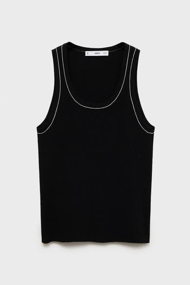 Zwarte tanktop van MANGO, geribd met contrasterende witte randen rond de hals en armsgaten.