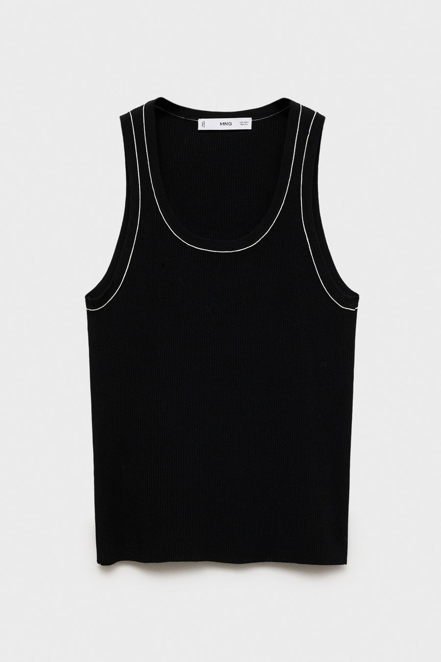 Zwarte tanktop van MANGO, geribd met contrasterende witte randen rond de hals en armsgaten.