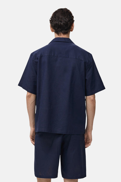 Blauw overhemd met korte mouwen van MANGO, achterkant.