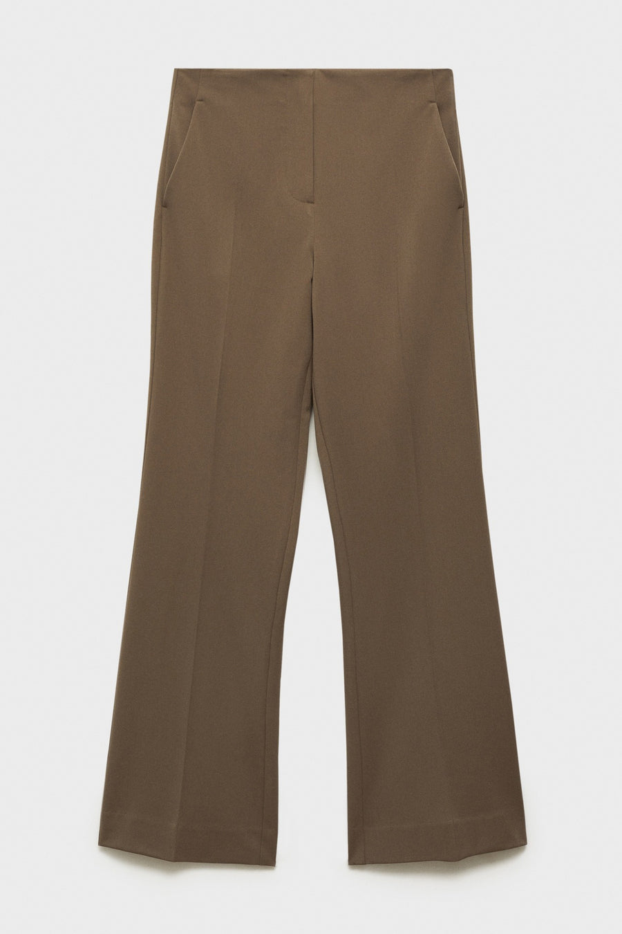 Pantalon de costume brun de MANGO, coupe évasée et poches latérales.