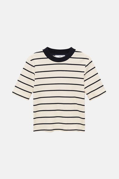 Zwart-wit gestreept T-shirt van MANGO, met ronde hals en korte mouwen.