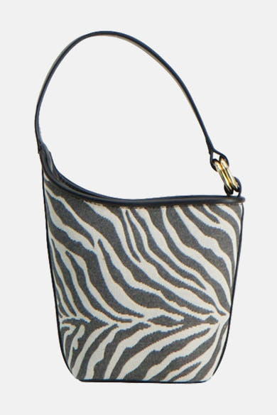 Sac à bandoulière noir par MANGO avec imprimé zébré, anse rigide et finitions en cuir noir.
