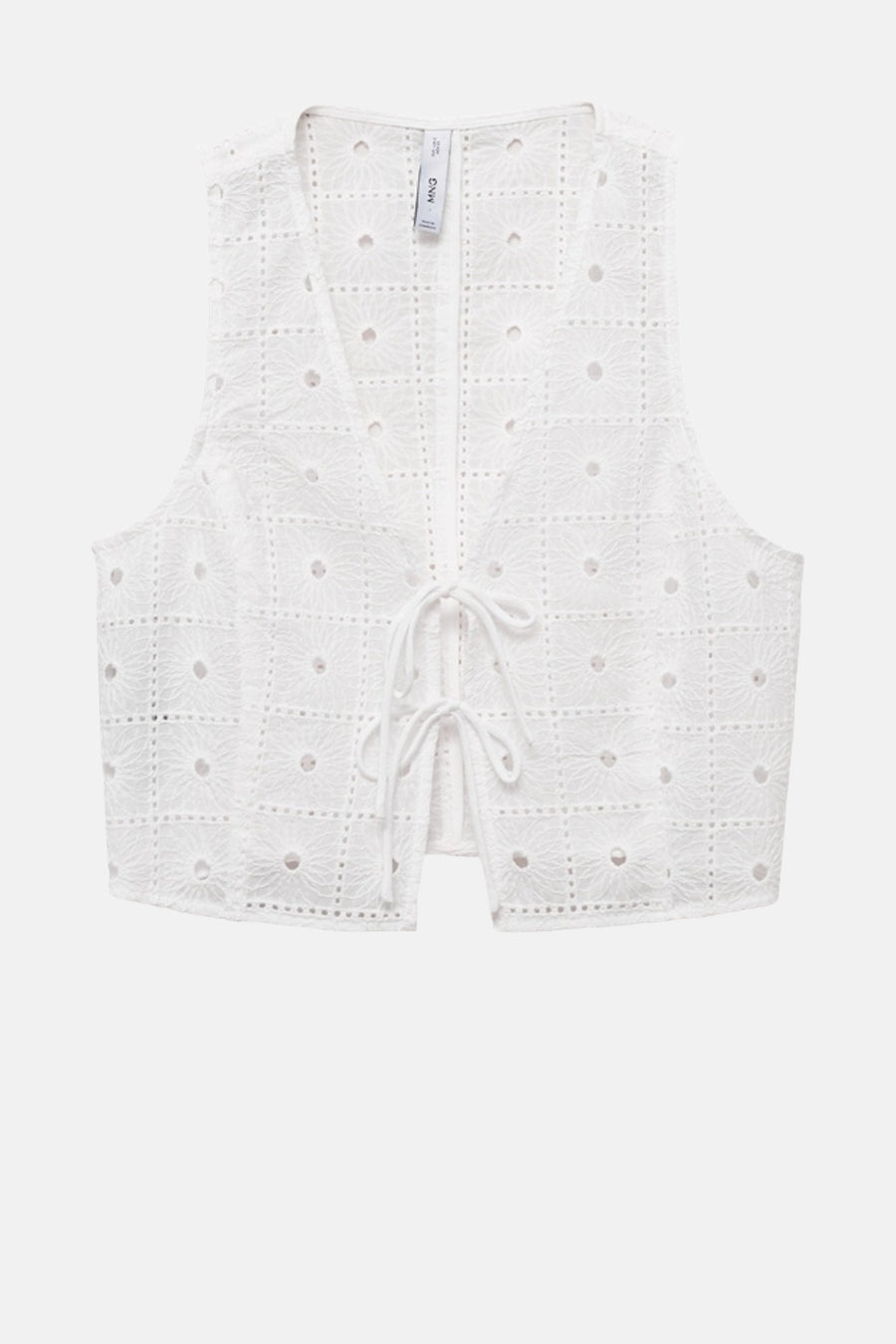 Blouse blanche sans manches de MANGO, avec motif brodé et fermeture à nouer.