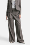 Bruine MANGO pantalon de costume, losse pasvorm met plooien en stikseldetails.