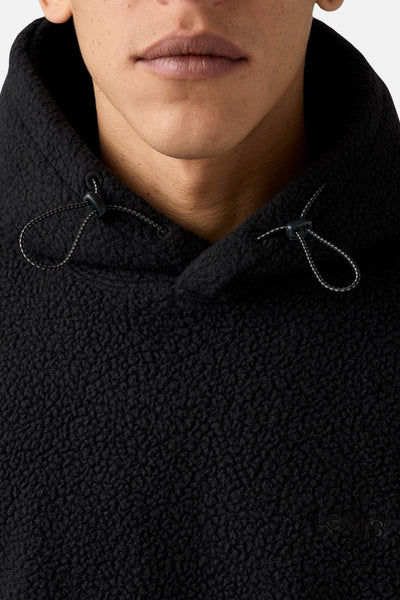 Zwarte hoodie van getextureerde stof van Levi's, met trekkoord bij de kraag.