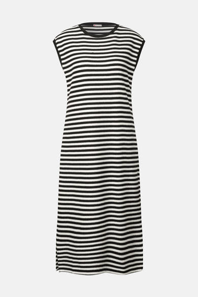 Robe rayée noire et blanche de Street One, avec encolure ronde et sans manches.