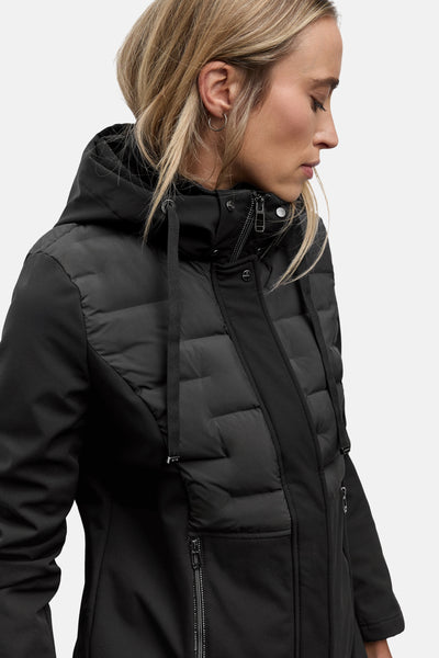 Veste longue noire de STREET ONE avec capuche et détails matelassés.