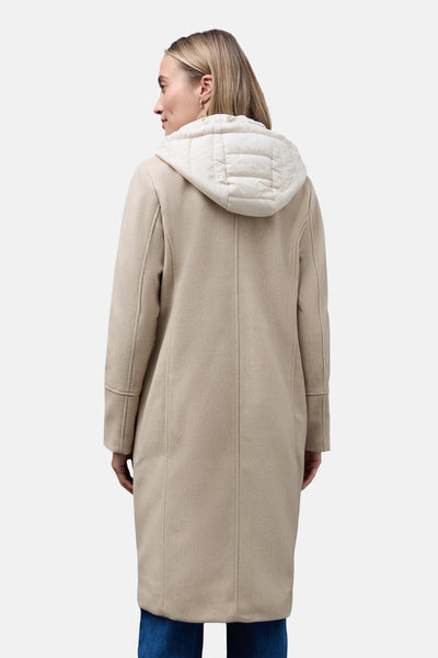 Veste longue beige de Street One avec capuche matelassée blanche, vue de dos.