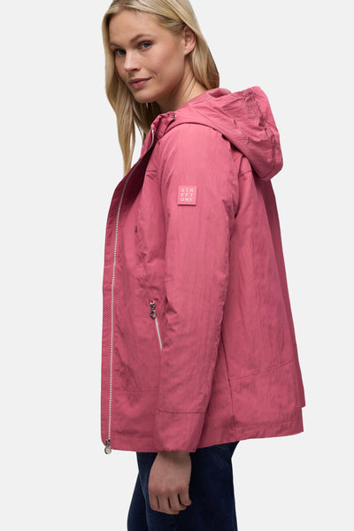 Korte roze jas van STREET ONE, met capuchon en zichtbare ritssluiting.