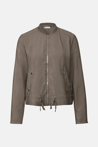 Beige gilet van STREET ONE, met zilveren ritssluiting en trekkoord in de taille.
