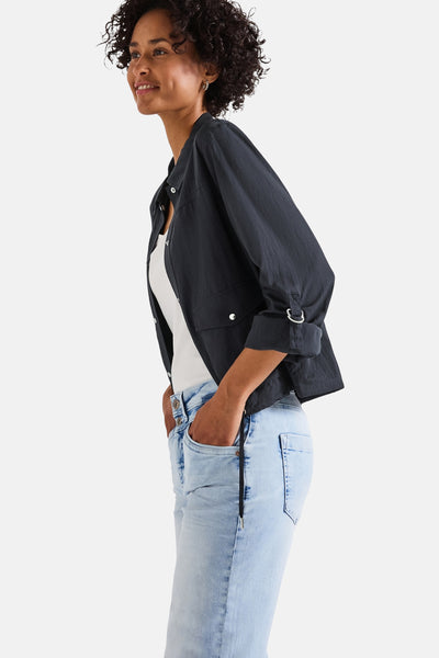 Veste courte bleue de STREET ONE avec des manches trois-quarts et poches à rabat.