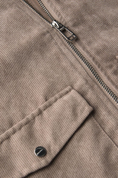 Korte bruine corduroy jas van Street One met zilveren ritssluiting en knoopzak.
