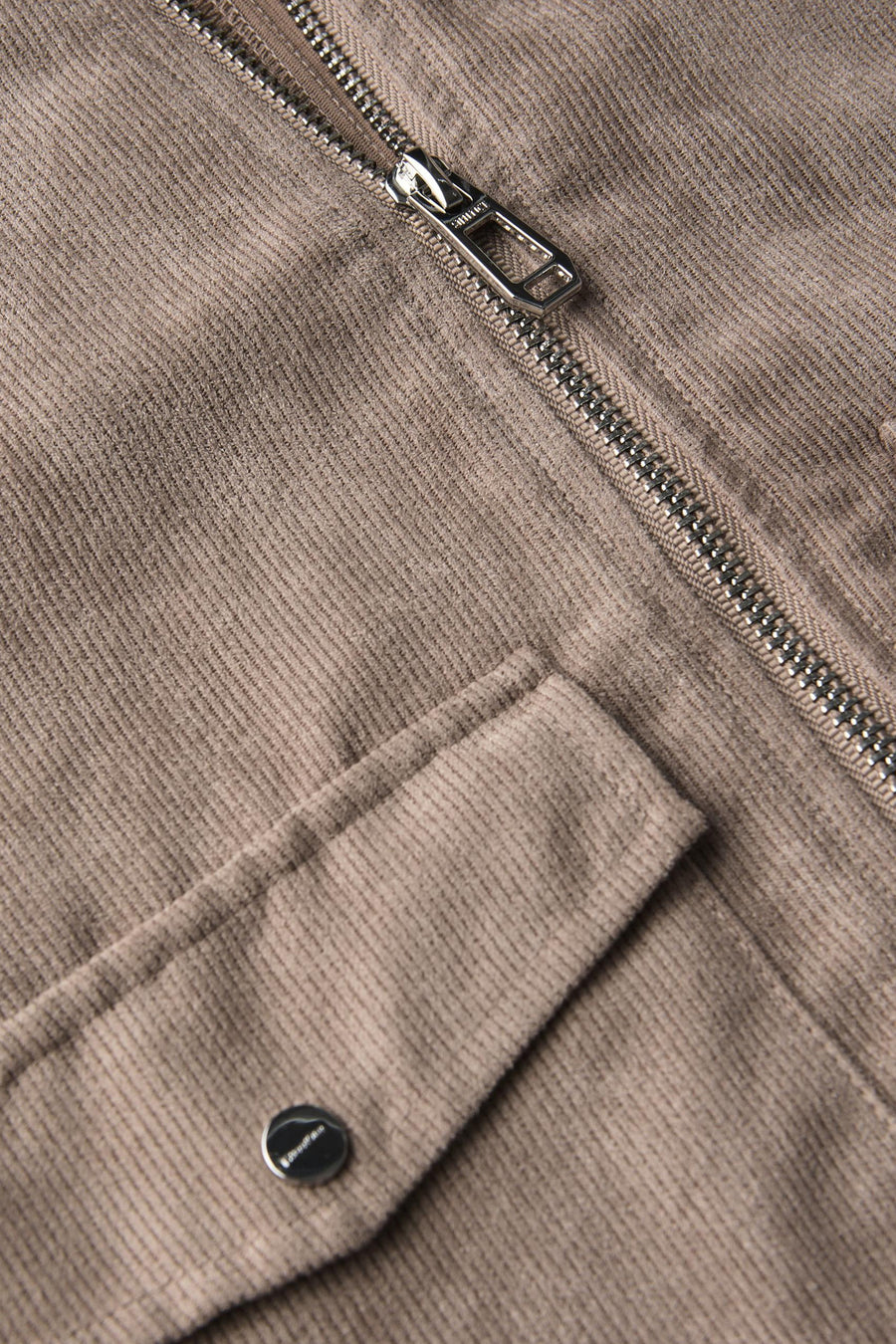 Korte bruine corduroy jas van Street One met zilveren ritssluiting en knoopzak.