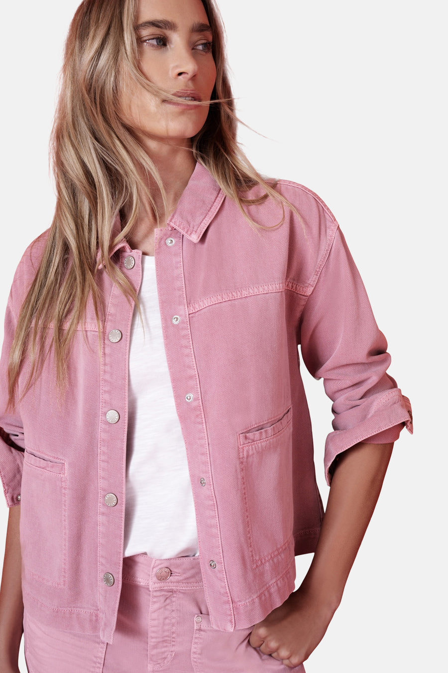 Roze gilet van STREET ONE, met zilverkleurige knopen, zakken en een omgeslagen mouwboord.