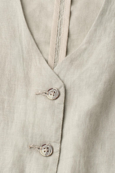 Beige linnen blazer van STREET ONE met twee gemarmerde knopen en een gestikte kraag.