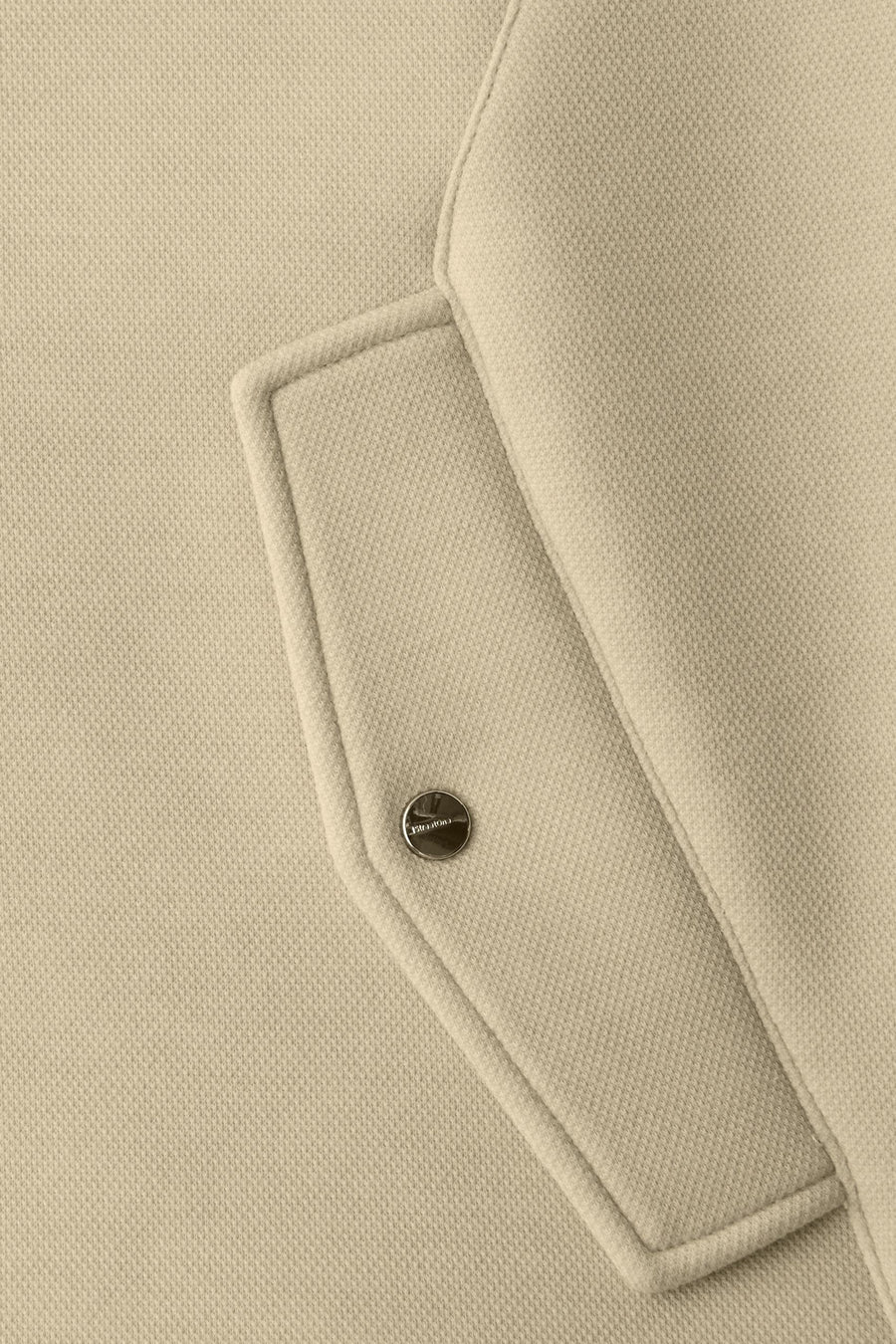 Beige gilet van Street One, met een zakdetail met een decoratieve knoop.